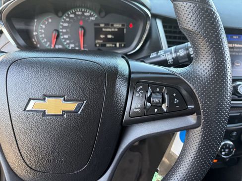 Used 2022 Chevrolet Trax LS w/ Tint and Cruise Package AWD/4WD image 26