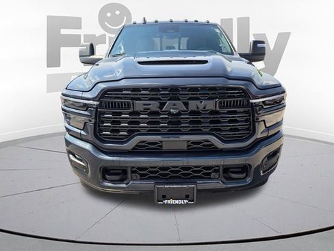Used 2025 RAM 2500 Limited AWD/4WD image 2
