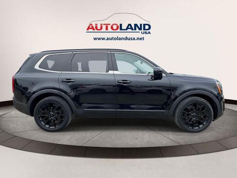 Used 2021 Kia Telluride EX w/ EX Premium Package image 3