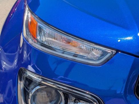 Used 2025 Hyundai Venue SE FWD image 6