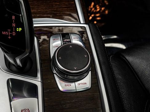 Used 2020 BMW 740i xDrive w/ Cold Weather Package image 20