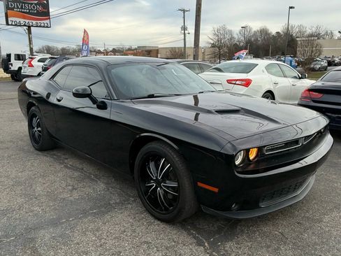 Used 2016 Dodge Challenger SXT Plus image 1