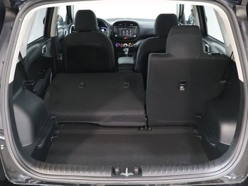 Used 2025 Kia Soul LX FWD image 32