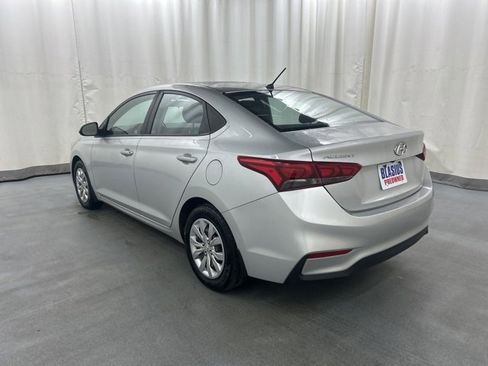Used 2018 Hyundai Accent SE image 3