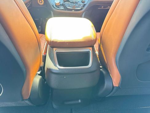 New 2026 Chrysler Pacifica Pinnacle FWD image 12