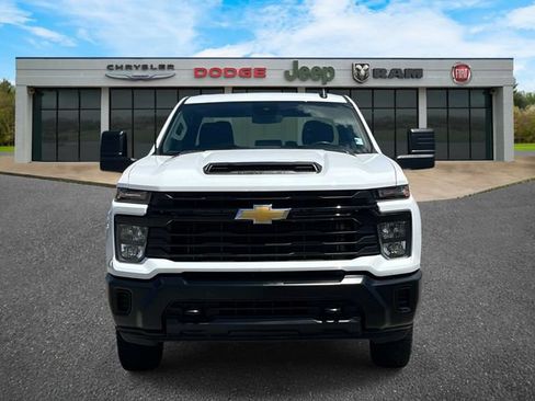 Used 2025 Chevrolet Silverado 2500 W/T AWD/4WD image 9
