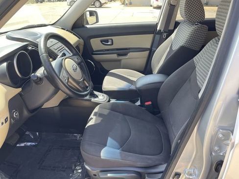 Used 2012 Kia Soul ! FWD image 11