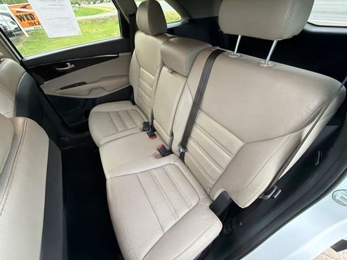 Used 2017 Kia Sorento LX w/ LX Convenience Package image 28