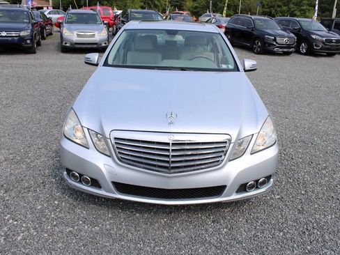 Used 2011 Mercedes-Benz E 350 4MATIC Sedan image 3