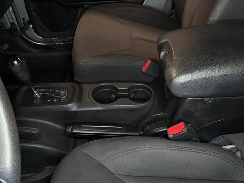 Used 2015 Jeep Wrangler Unlimited Sport image 26