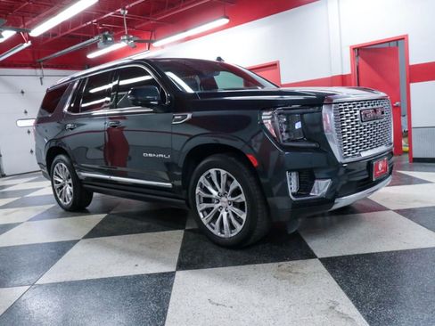 Used 2022 GMC Yukon Denali w/ Denali Premium Package image 2