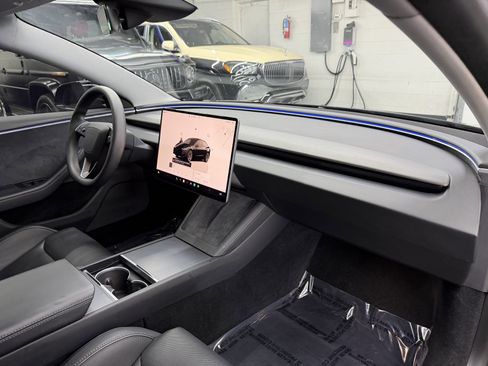 Used 2024 Tesla Model 3 Performance image 17