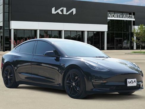 Used 2023 Tesla Model 3 Standard Range RWD image 7