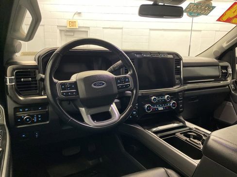 Used 2024 Ford F250 Lariat w/ Black Appearance Package image 12