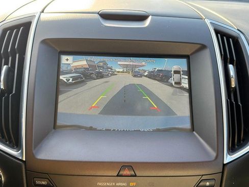 Used 2017 Ford Edge Titanium w/ Technology Package image 24