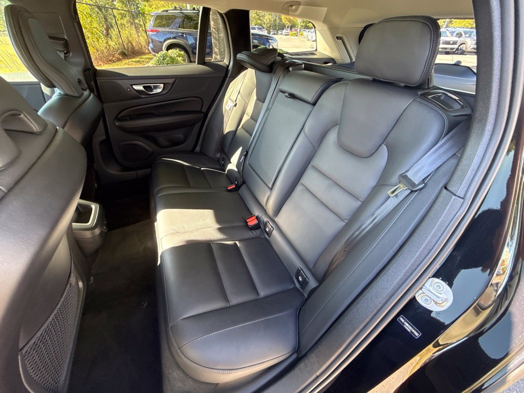 Used 2025 Volvo V60 B5 Cross Country Plus AWD/4WD image 21