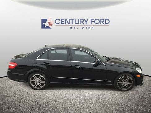Used 2010 Mercedes-Benz E 550 4MATIC Sedan image 2