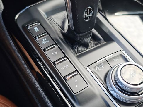 Used 2022 Maserati Levante GT image 39