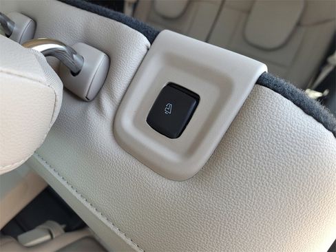 Used 2021 Ford Explorer Limited w/ Hybrid Equipment Group 310A image 13