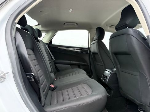 Used 2019 Ford Fusion SE FWD image 15