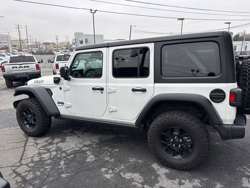 Used 2025 Jeep Wrangler Willys 4xe image 4