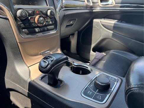 Used 2015 Jeep Grand Cherokee Overland AWD/4WD image 23
