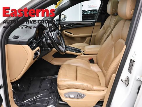 Used 2021 Porsche Macan AWD/4WD image 14