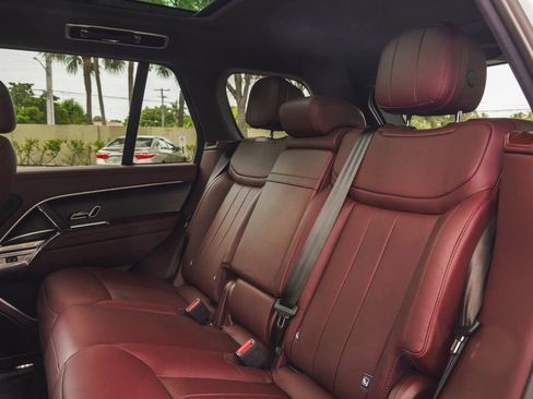 Used 2025 Land Rover Range Rover SE image 22