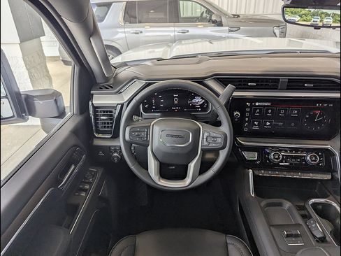 New 2026 GMC Sierra 2500 Denali w/ Denali Reserve Package AWD/4WD image 3