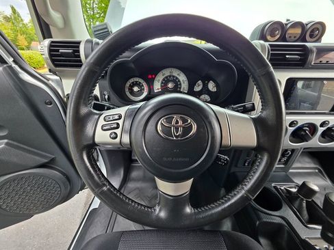 Used 2007 Toyota FJ Cruiser 4WD image 33