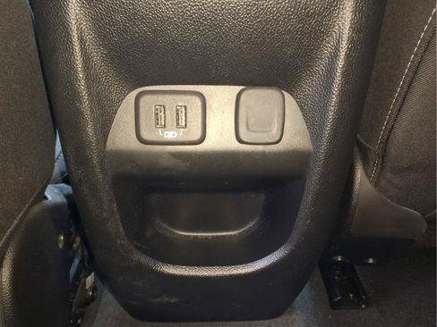 Used 2021 Chevrolet Colorado LT w/ Safety Package RWD image 15