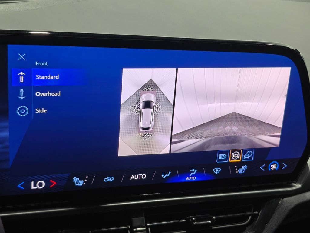 Used 2024 Chevrolet Equinox EV RS FWD image 53