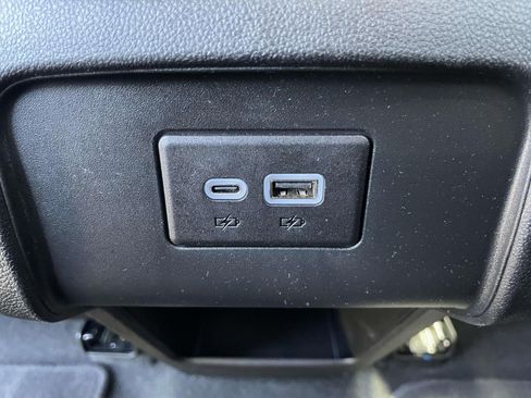 Used 2025 Chevrolet Blazer LT FWD image 11