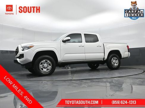 Used 2022 Toyota Tacoma SR AWD/4WD image 39