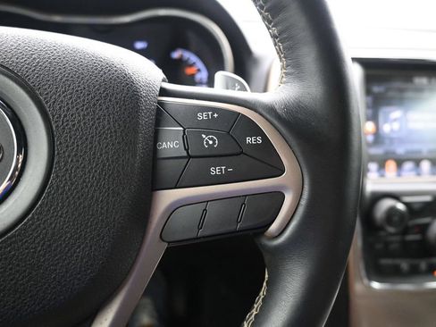 Used 2017 Jeep Grand Cherokee Overland AWD/4WD image 26