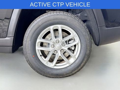 New 2025 Jeep Grand Cherokee L Laredo image 30