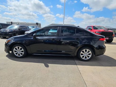 Used 2021 Toyota Corolla LE image 8