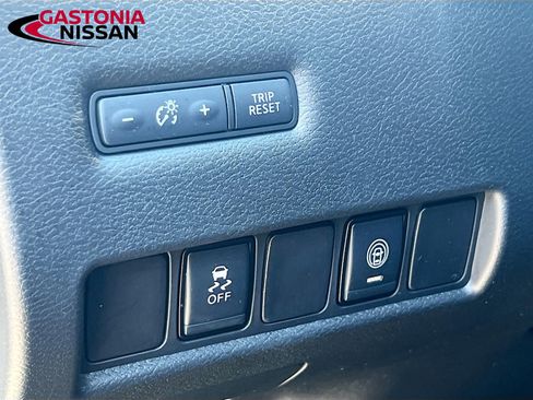 Used 2024 Nissan Murano SV w/ SV Midnight Edition Package image 13