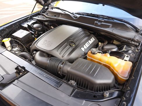 Used 2018 Dodge Challenger R/T Plus image 38