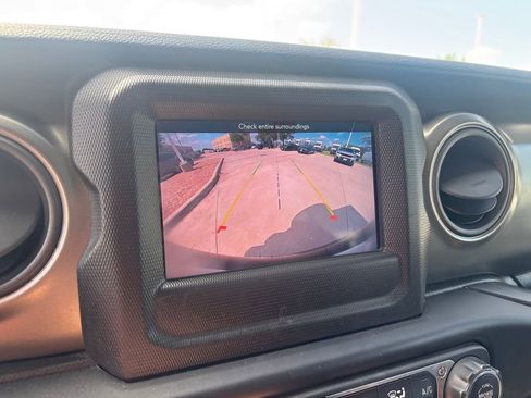 Used 2023 Jeep Wrangler Unlimited Sport AWD/4WD image 18
