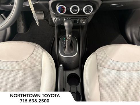 Used 2018 FIAT 500L Trekking w/ Urbana Appearance Package image 24