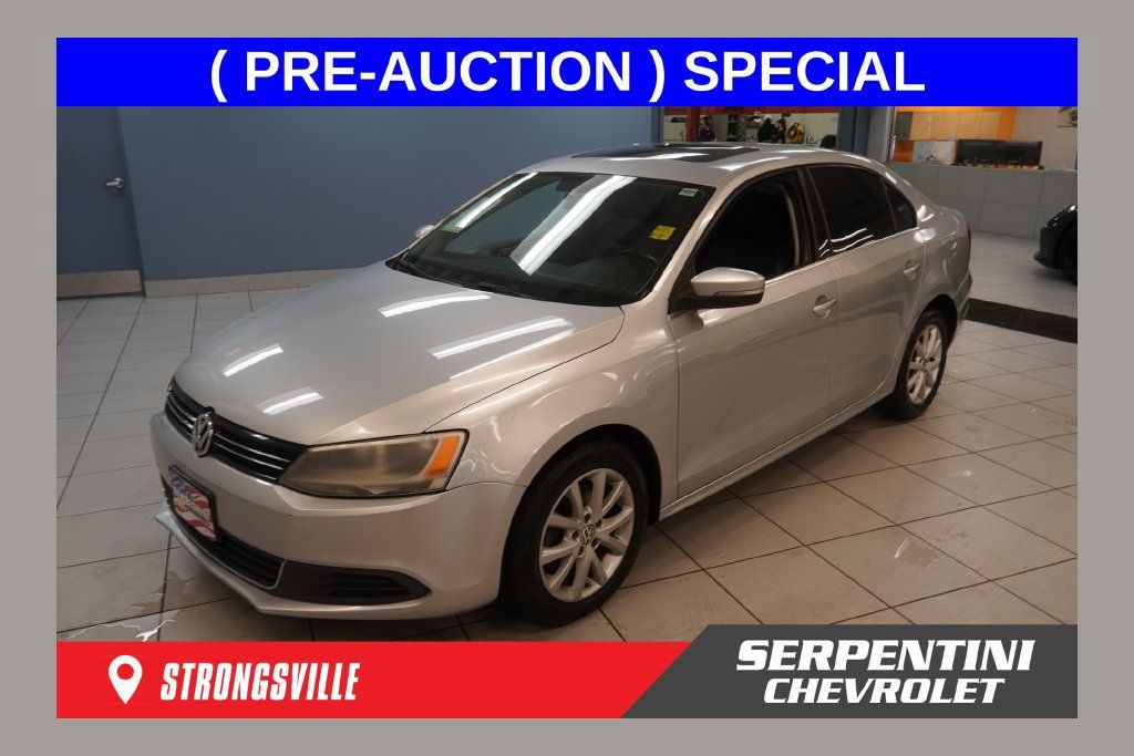 Used 2013 Volkswagen Jetta SE FWD image 1