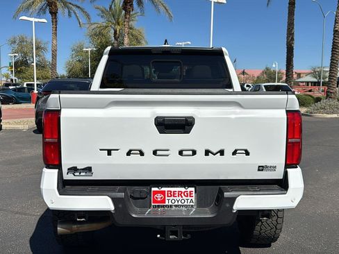Used 2025 Toyota Tacoma SR5 image 6