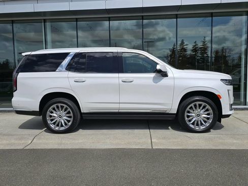 Used 2024 Cadillac Escalade Premium Luxury w/ Performance Package AWD/4WD image 6