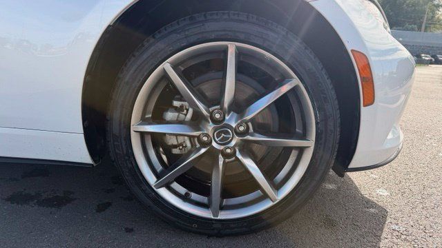 Used 2023 MAZDA MX-5 Miata Grand Touring RWD image 8