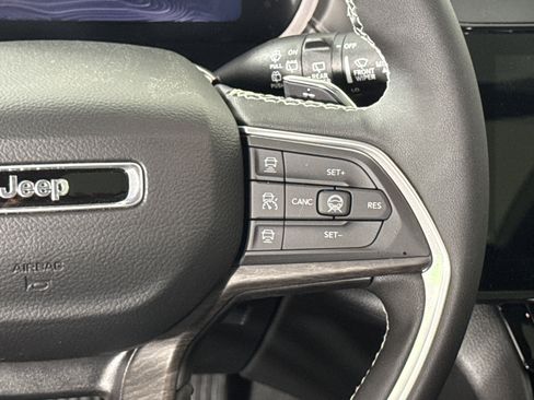 New 2026 Jeep Grand Cherokee L Limited AWD/4WD image 18