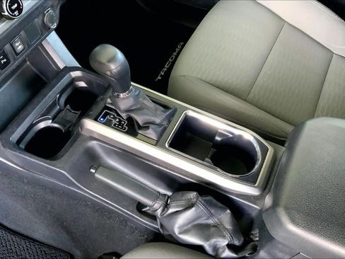 Used 2017 Toyota Tacoma SR5 w/ Tow Package image 16