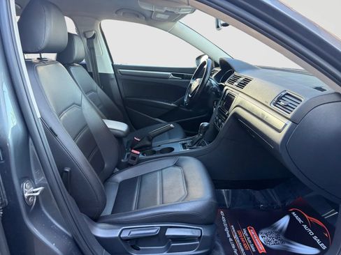 Used 2018 Volkswagen Passat 2.0T R-Line FWD image 20