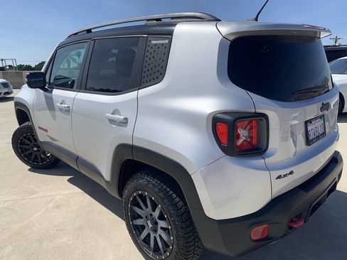 Used 2015 Jeep Renegade Trailhawk w/ Premium Leather Group image 17