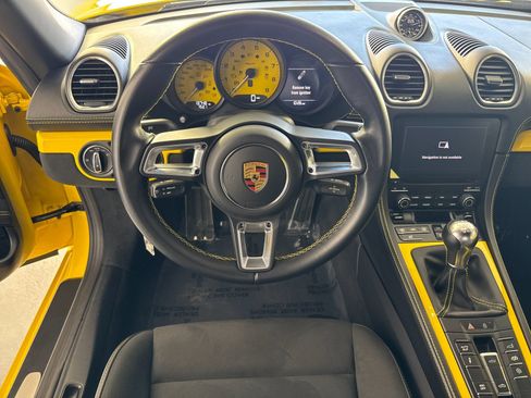 Certified 2022 Porsche 718 Boxster Spyder RWD image 13